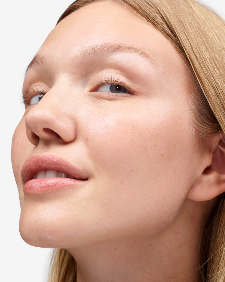 Juliette moisturizes with Priming Moisturizer.